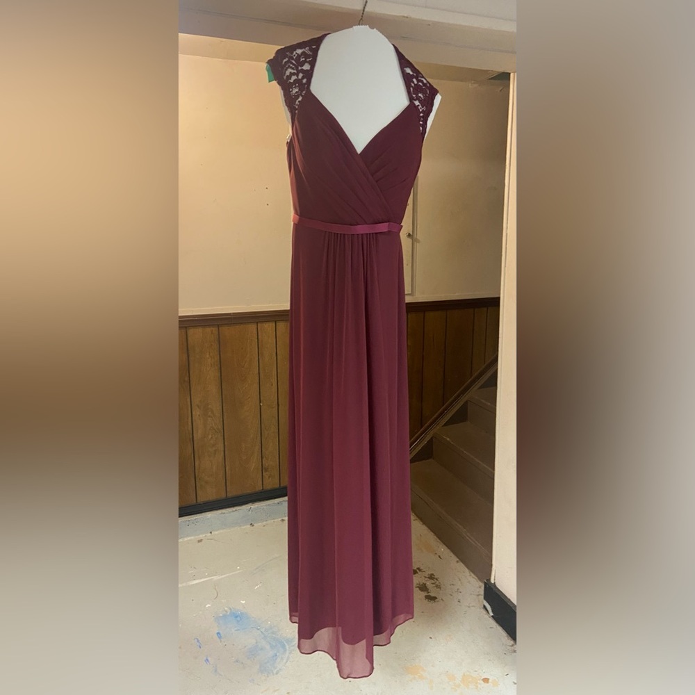 Never Worn David’s Bridal : Elegant Burgundy Lace Evening Gown